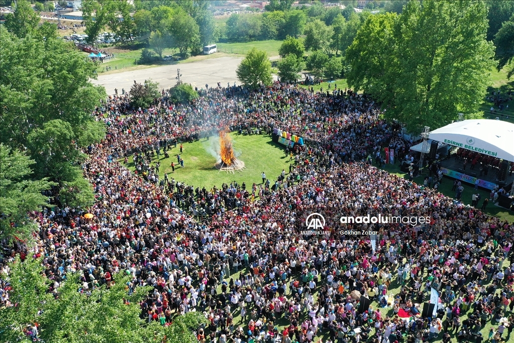 Edirne'de "Kakava ateşi" yakıldı