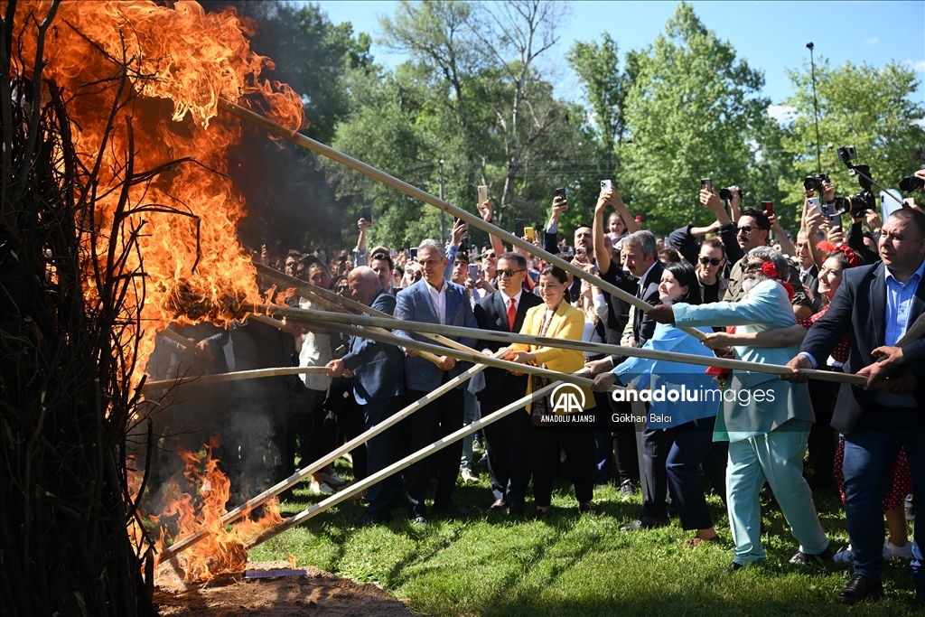 Edirne'de "Kakava ateşi" yakıldı