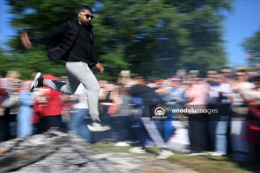 Edirne'de "Kakava ateşi" yakıldı