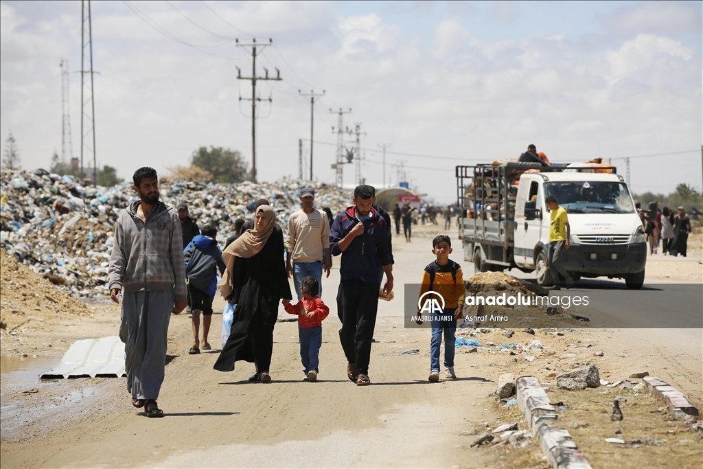 İsrail ordusunun açıklamasının ardından Refah'ın doğusundaki Filistinliler göç etmeye başladı