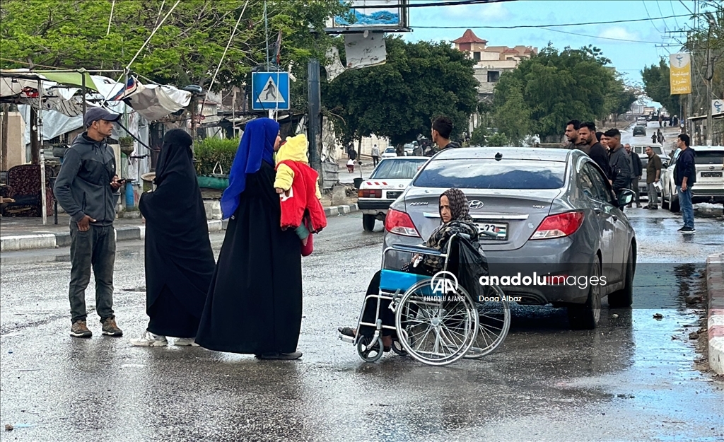 İsrail ordusunun açıklamasının ardından Refah'ın doğusundaki Filistinliler göç etmeye başladı