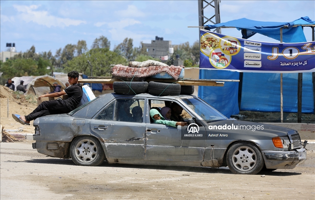 İsrail ordusunun açıklamasının ardından Refah'ın doğusundaki Filistinliler göç etmeye başladı