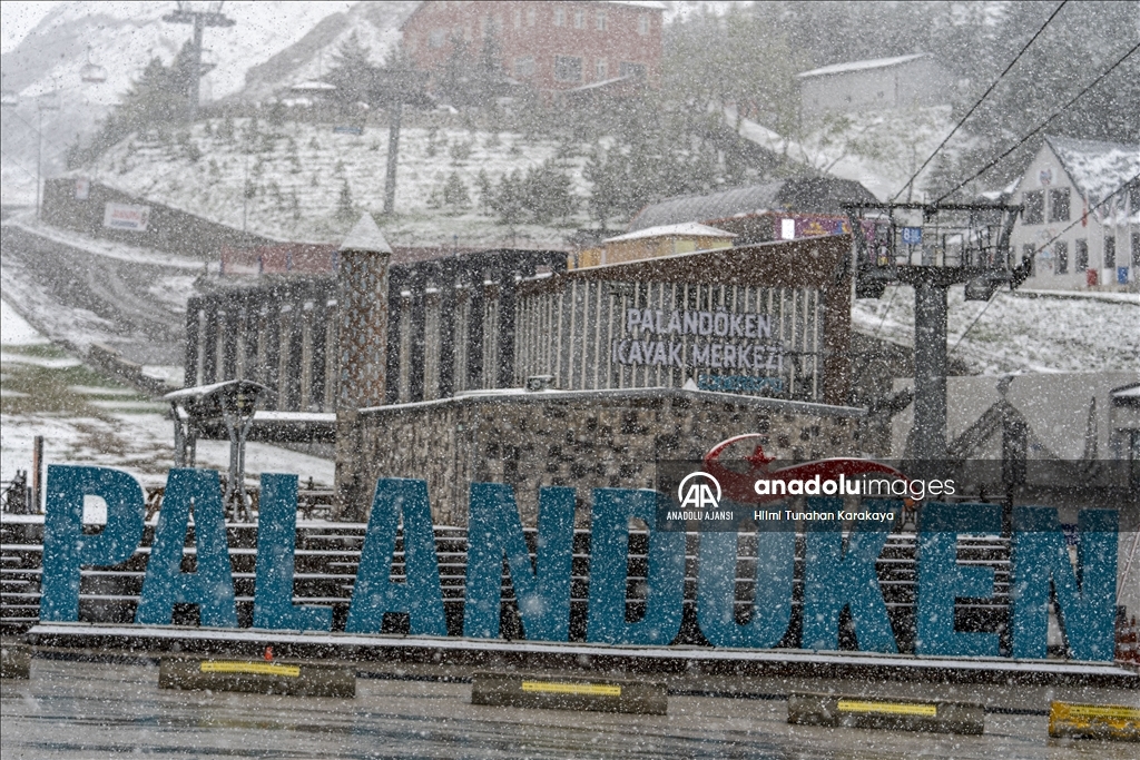 Palandöken'e mayıs ayında lapa lapa kar yağdı