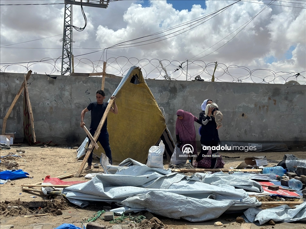 İsrail ordusunun açıklamasının ardından Refah'ın doğusundaki Filistinliler göç etmeye başladı