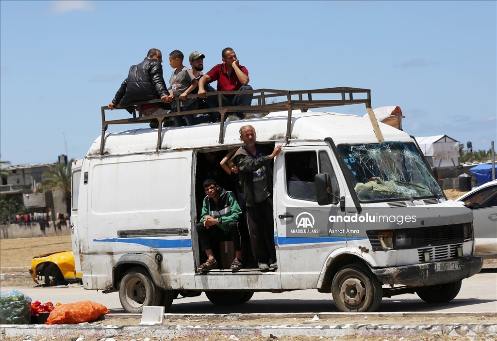 İsrail ordusunun açıklamasının ardından Refah'ın doğusundaki Filistinliler göç etmeye başladı