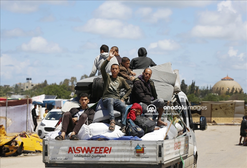 İsrail ordusunun açıklamasının ardından Refah'ın doğusundaki Filistinliler göç etmeye başladı