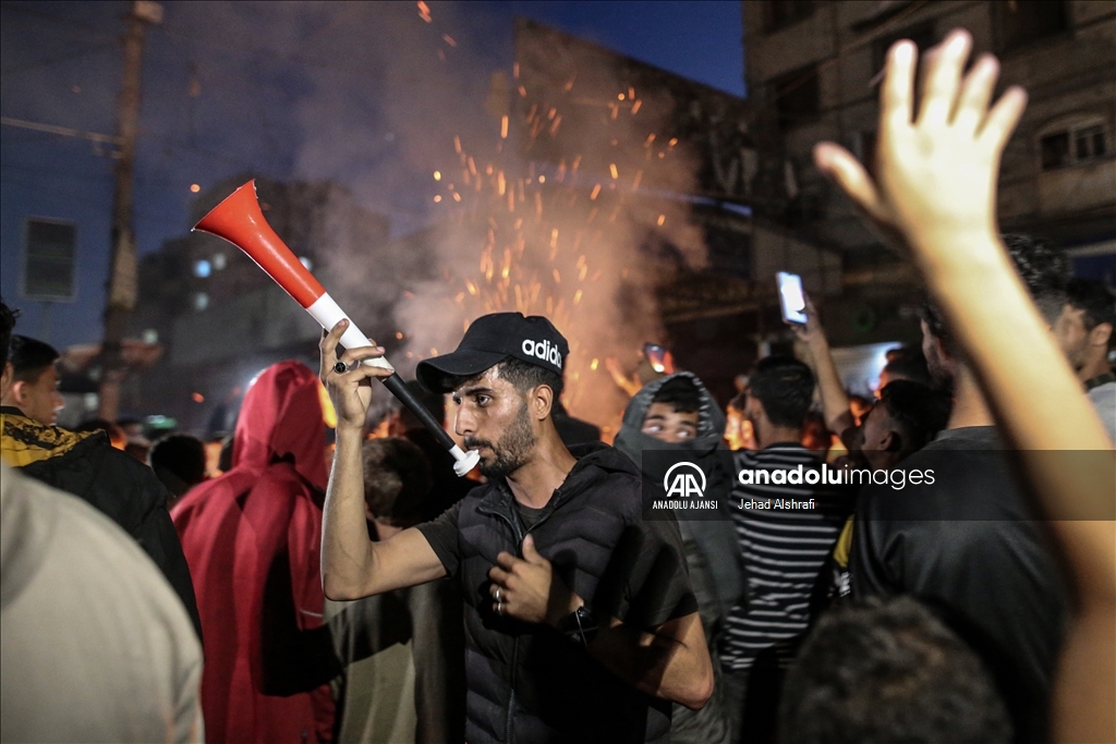 Hamas'ın ateşkes teklifini onayladığını duyurmasının ardından Gazze'de sevinç gösterileri düzenlendi