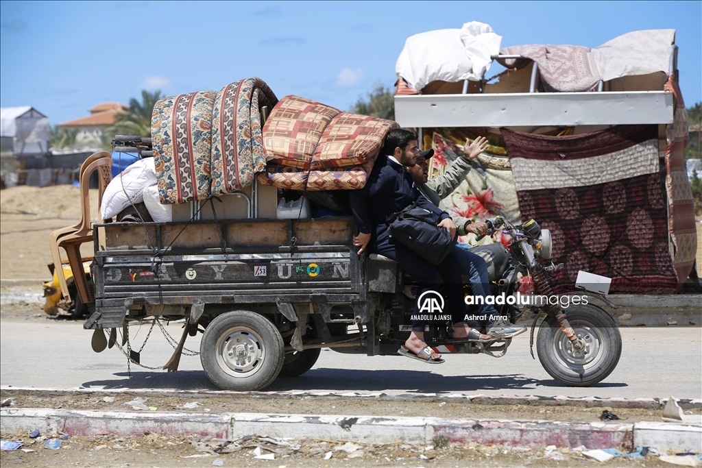 İsrail ordusunun açıklamasının ardından Refah'ın doğusundaki Filistinliler göç etmeye başladı