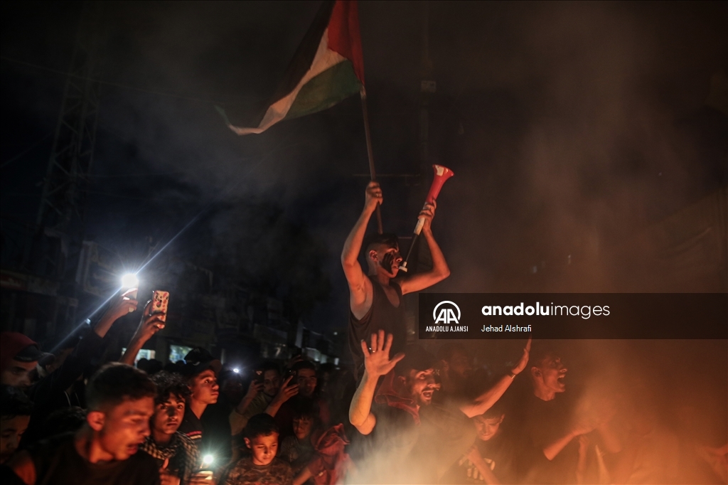 Hamas'ın ateşkes teklifini onayladığını duyurmasının ardından Gazze'de sevinç gösterileri düzenlendi