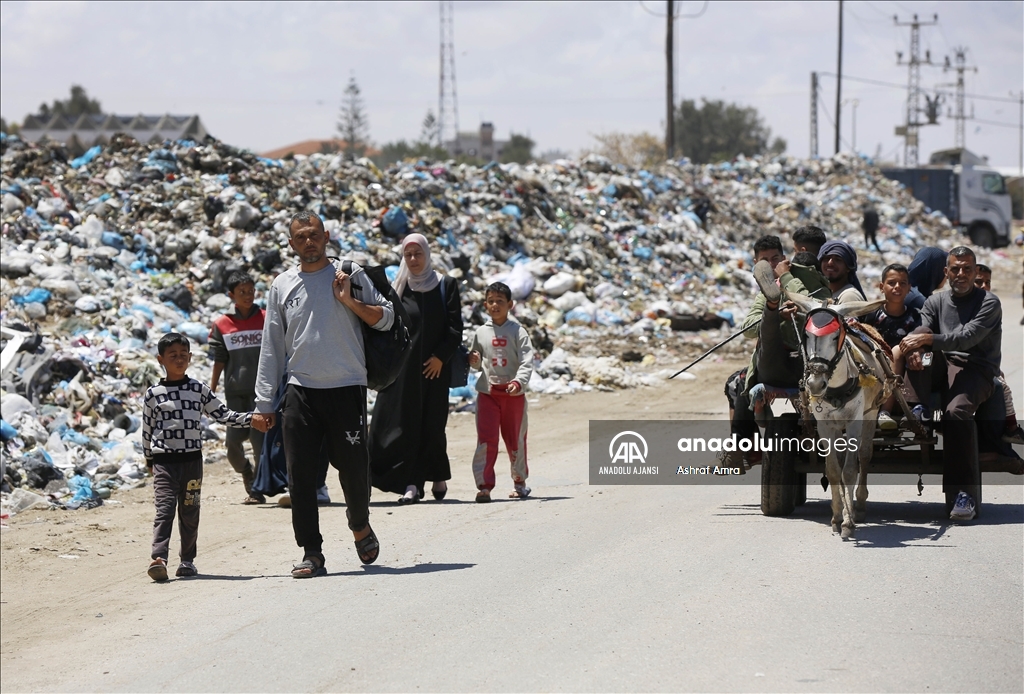 İsrail ordusunun açıklamasının ardından Refah'ın doğusundaki Filistinliler göç etmeye başladı
