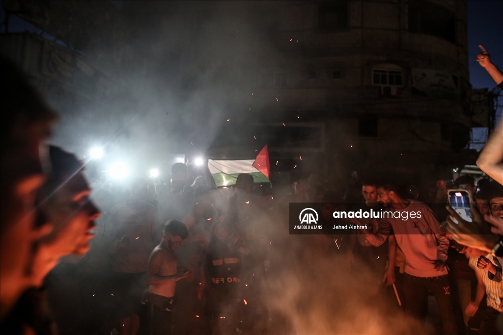 Hamas'ın ateşkes teklifini onayladığını duyurmasının ardından Gazze'de sevinç gösterileri düzenlendi