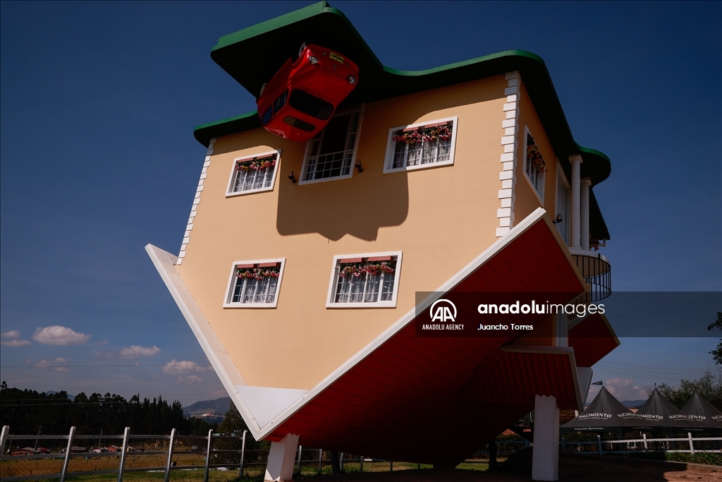 Перевернутый дом в Колумбии: Casa Loca de Guatavita