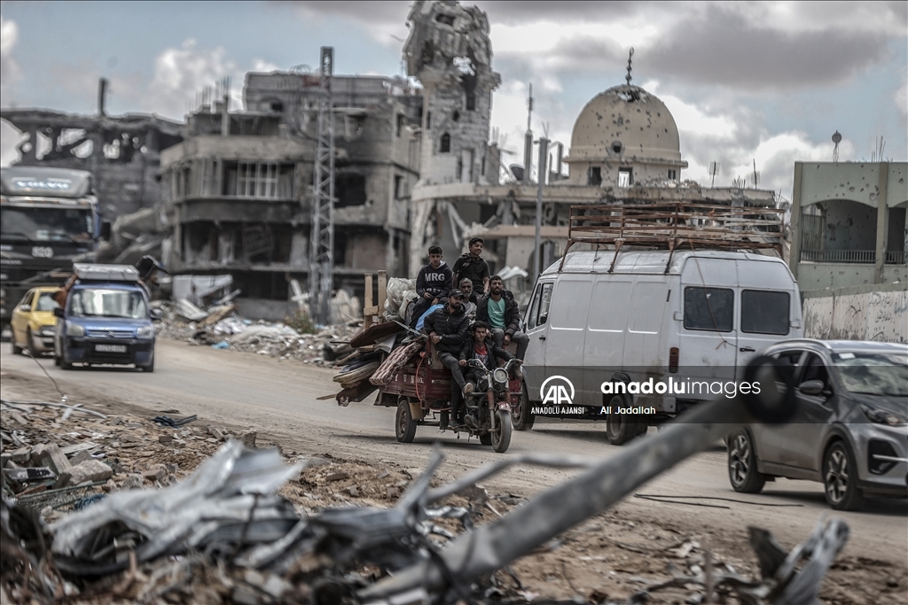 İsrail ordusunun açıklamasının ardından Refah'ın doğusundaki Filistinliler göç etmeye başladı
