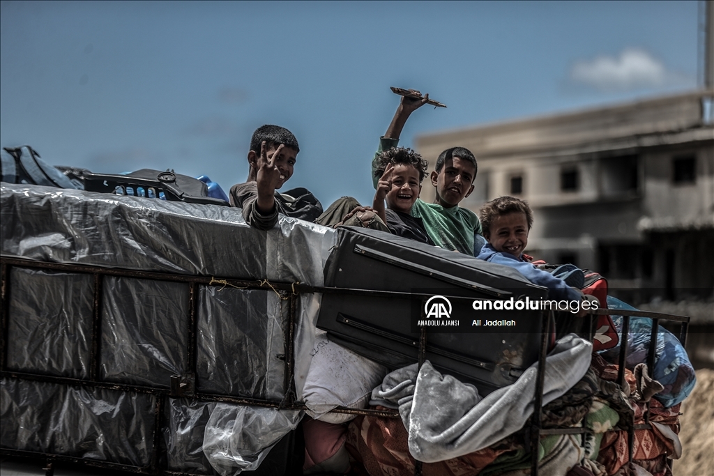 İsrail ordusunun açıklamasının ardından Refah'ın doğusundaki Filistinliler göç etmeye başladı
