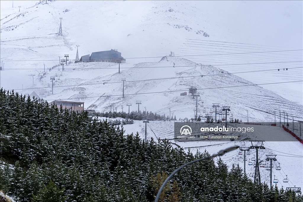 Palandöken'e mayıs ayında lapa lapa kar yağdı