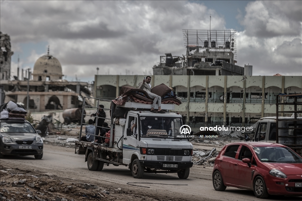 İsrail ordusunun açıklamasının ardından Refah'ın doğusundaki Filistinliler göç etmeye başladı