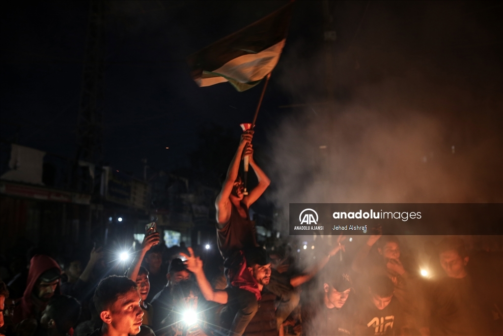 Hamas'ın ateşkes teklifini onayladığını duyurmasının ardından Gazze'de sevinç gösterileri düzenlendi