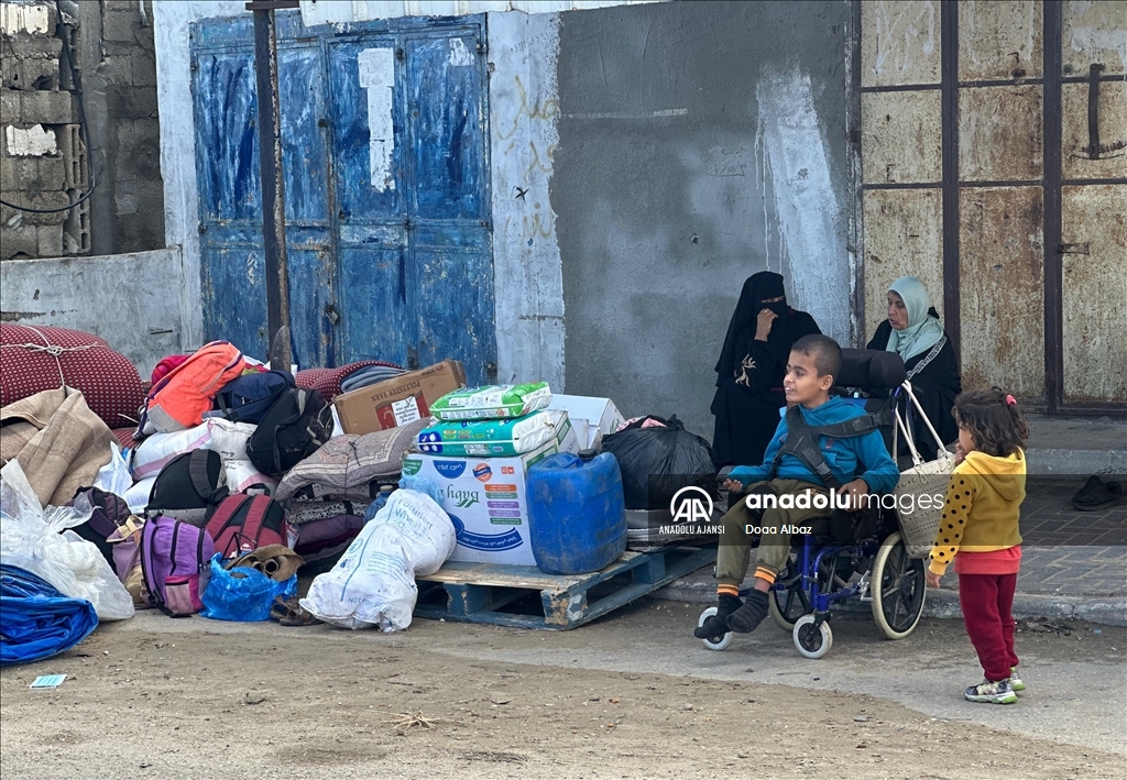 İsrail ordusunun açıklamasının ardından Refah'ın doğusundaki Filistinliler göç etmeye başladı