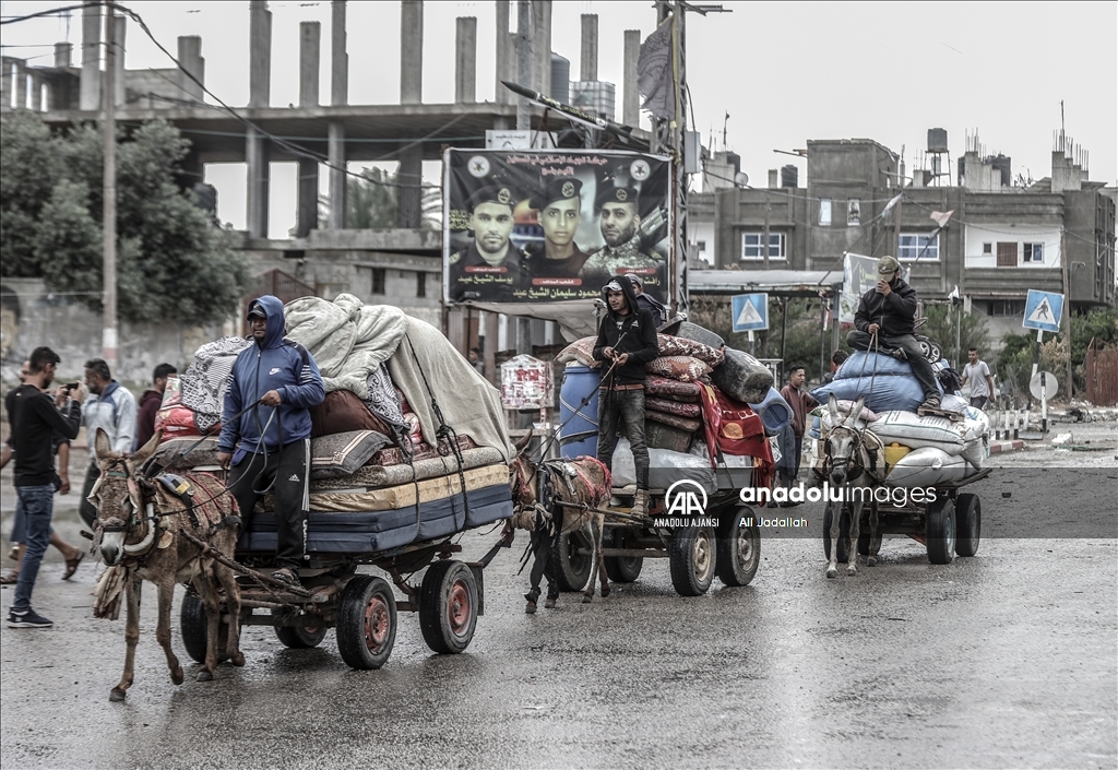İsrail ordusunun açıklamasının ardından Refah'ın doğusundaki Filistinliler göç etmeye başladı