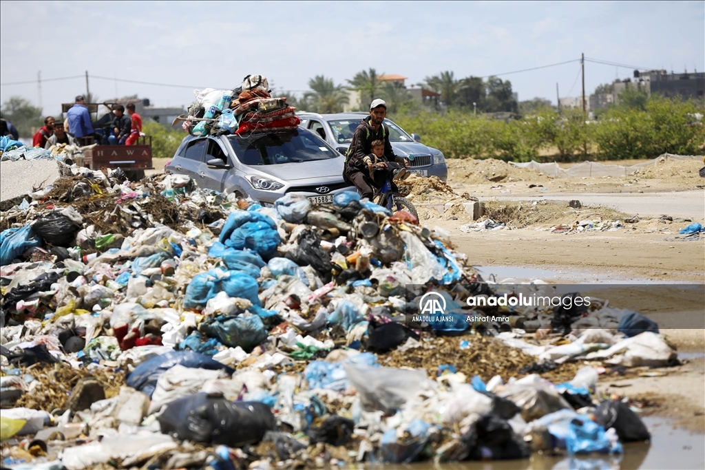İsrail ordusunun açıklamasının ardından Refah'ın doğusundaki Filistinliler göç etmeye başladı