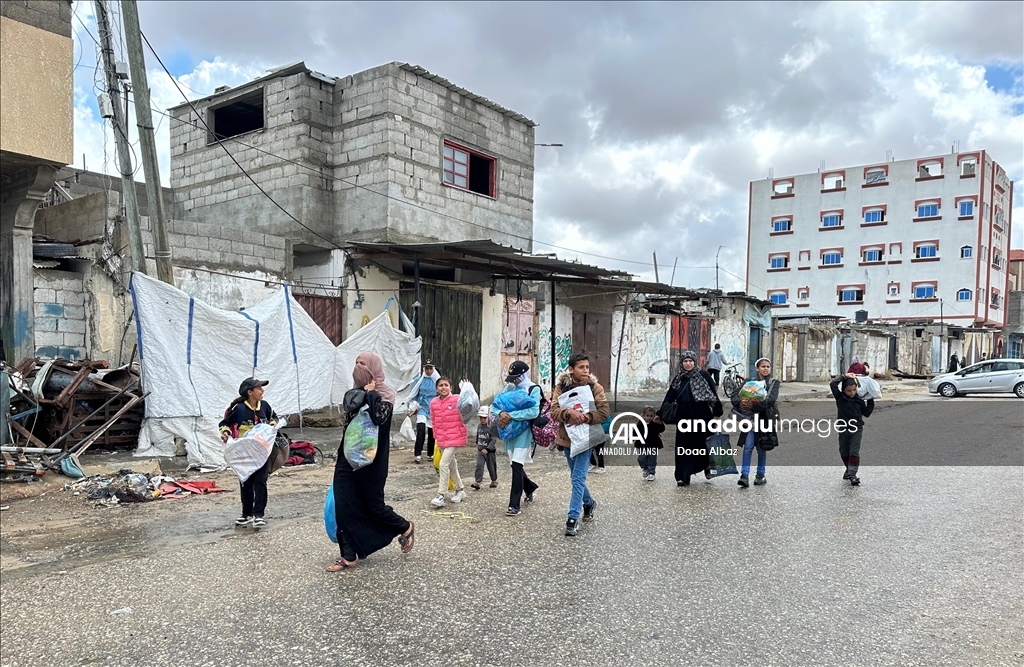 İsrail ordusunun açıklamasının ardından Refah'ın doğusundaki Filistinliler göç etmeye başladı