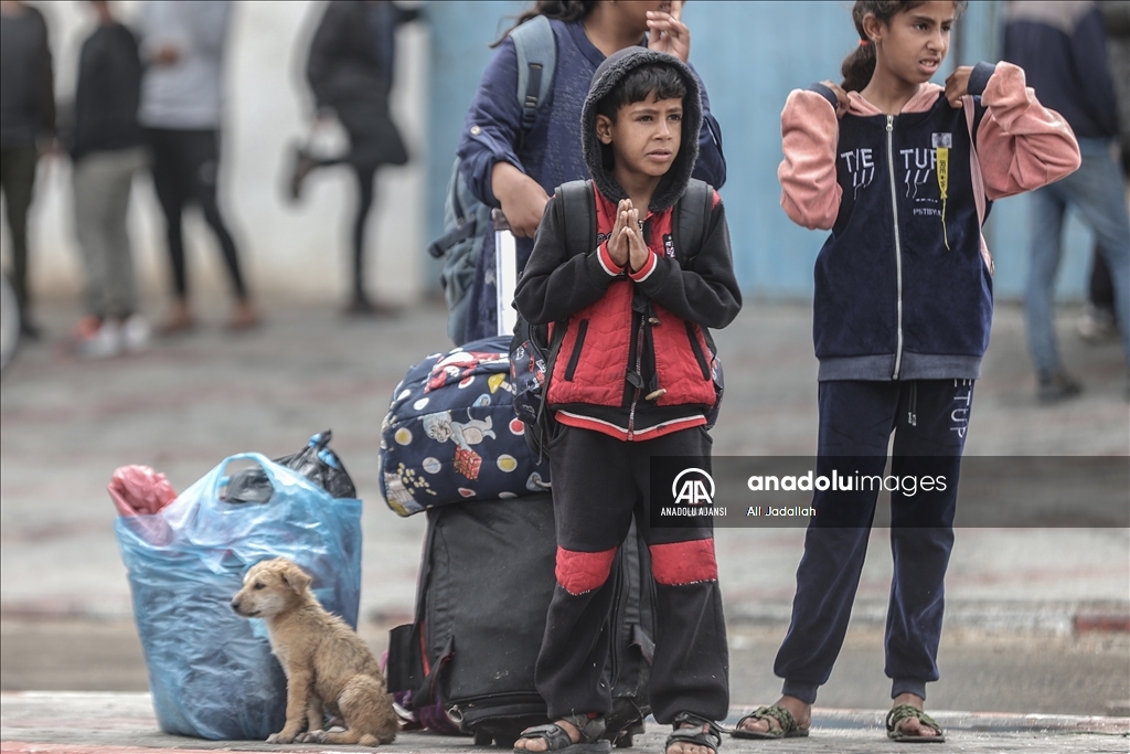 İsrail ordusunun açıklamasının ardından Refah'ın doğusundaki Filistinliler göç etmeye başladı