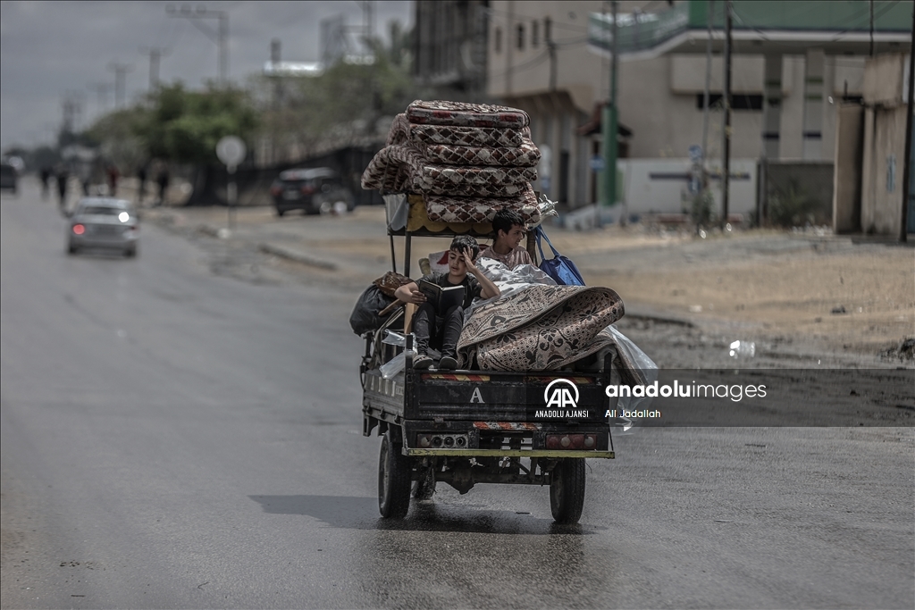 İsrail ordusunun açıklamasının ardından Refah'ın doğusundaki Filistinliler göç etmeye başladı