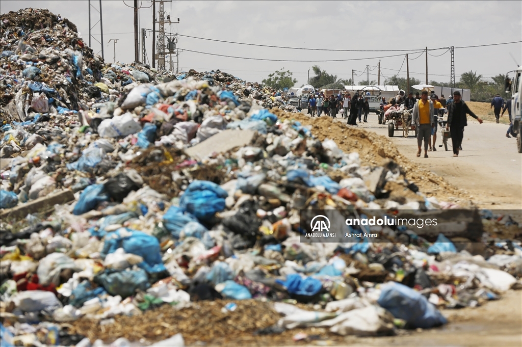 İsrail ordusunun açıklamasının ardından Refah'ın doğusundaki Filistinliler göç etmeye başladı