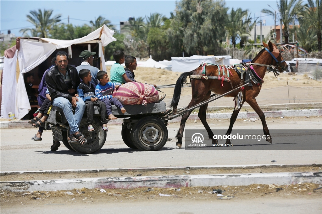 İsrail ordusunun açıklamasının ardından Refah'ın doğusundaki Filistinliler göç etmeye başladı
