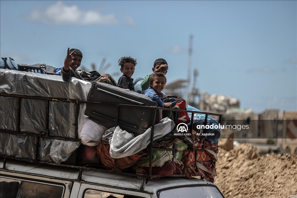 İsrail ordusunun açıklamasının ardından Refah'ın doğusundaki Filistinliler göç etmeye başladı