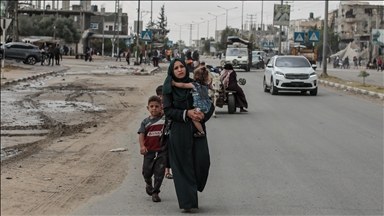 İsrail ordusunun açıklamasının ardından Refah'ın doğusundaki Filistinliler göç etmeye başladı