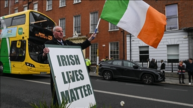 Dublin'de göç karşıtı protesto gösterisi düzenlendi