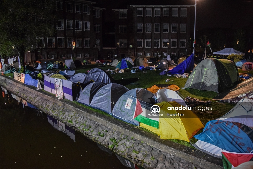 Amsterdam Üniversitesi'ndeki Filistin'e destek gösterisine 16 saatin ardından polis müdahale etti