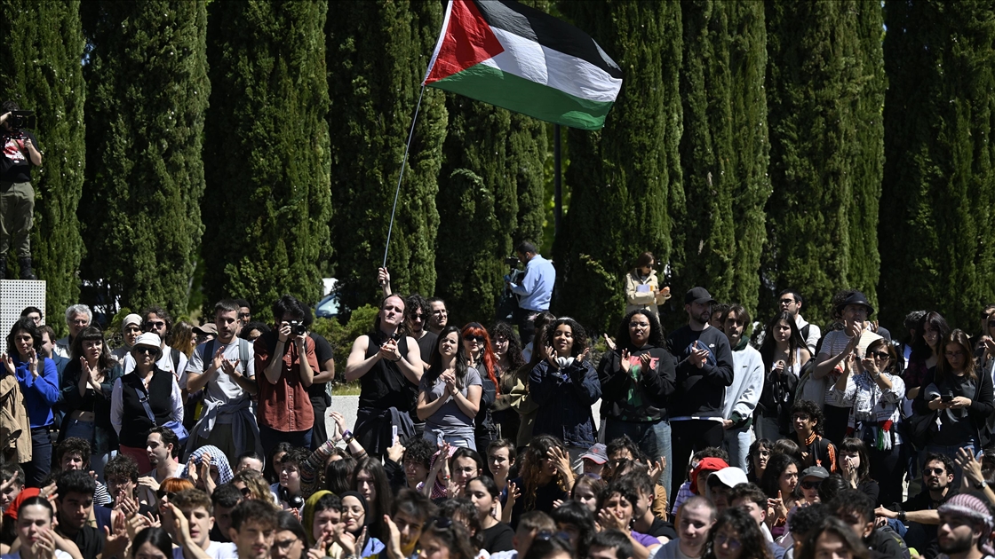 İspanya'da üniversite öğrencilerinin Filistin'e destek eylemleri ülke geneline yayılmaya başladı