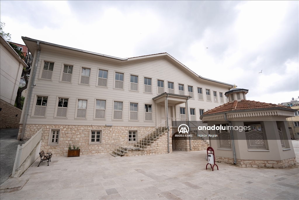 Özgün haliyle yeniden inşa edilen Kasımpaşa Mevlevihanesi irfan ocağı olarak hizmet verecek