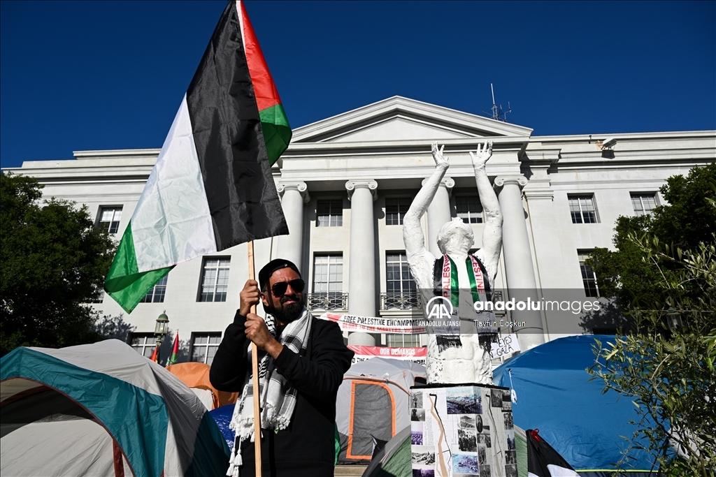 UC Berkeley Üniversitesi öğrencilerinin Filistin'e destek gösterisi devam ediyor
