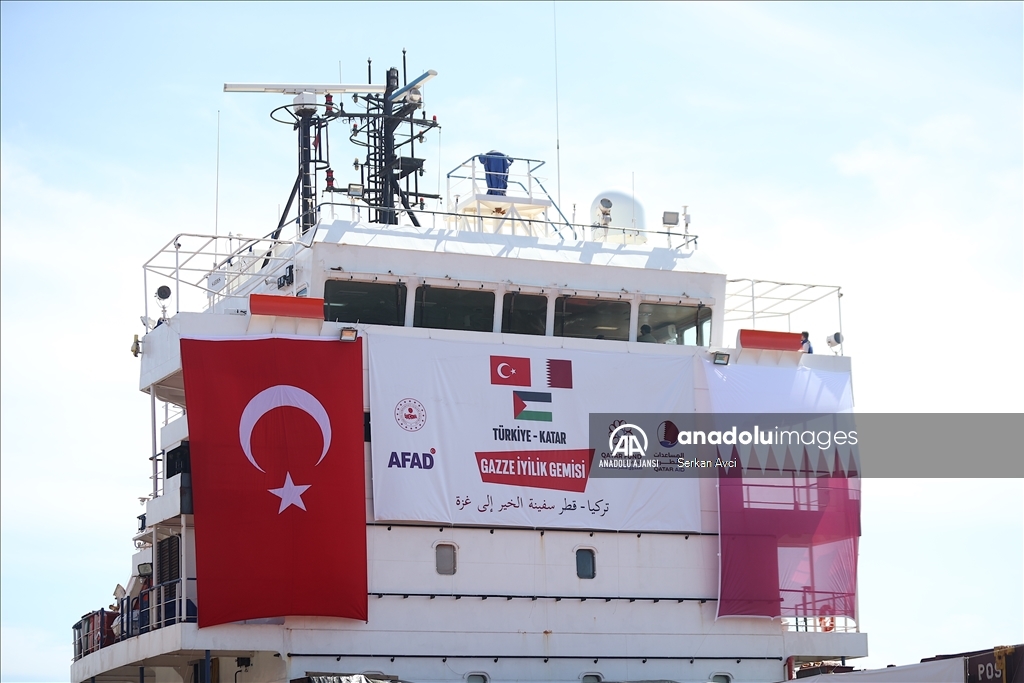 Gazze'ye yardım ulaştıracak "Türkiye-Katar Gazze İyilik Gemisi" Mersin'den uğurlandı
