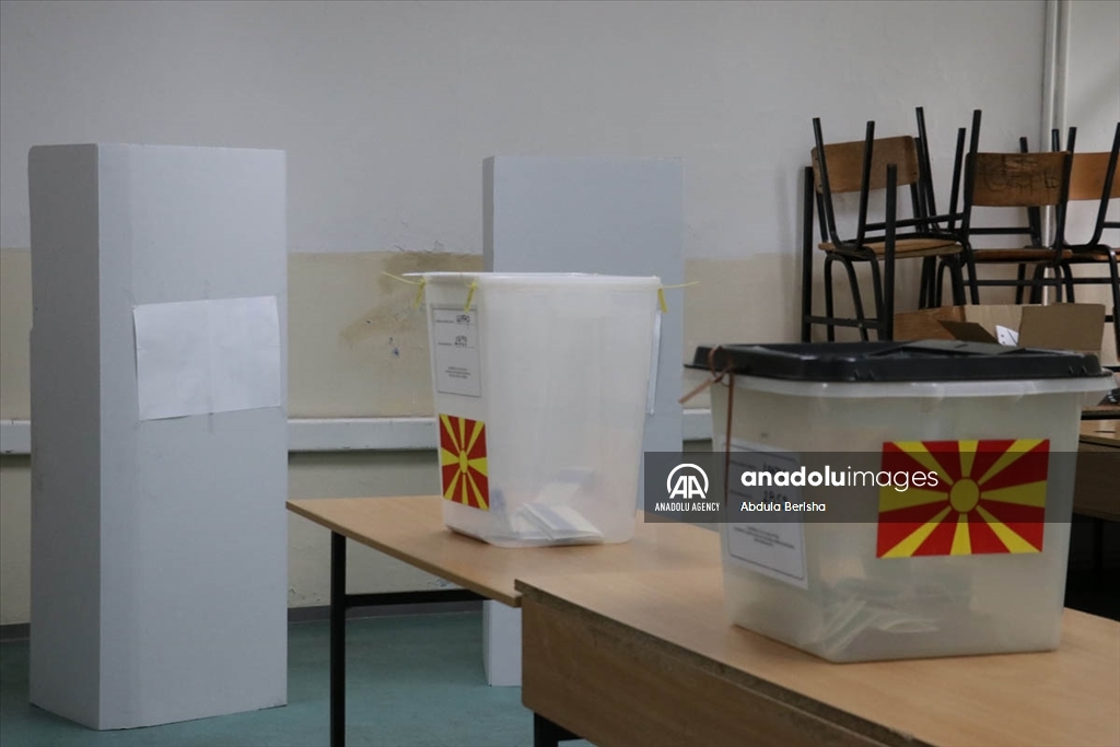 Во Северна Македонија се одржуваат претседателски и парламентарни избори