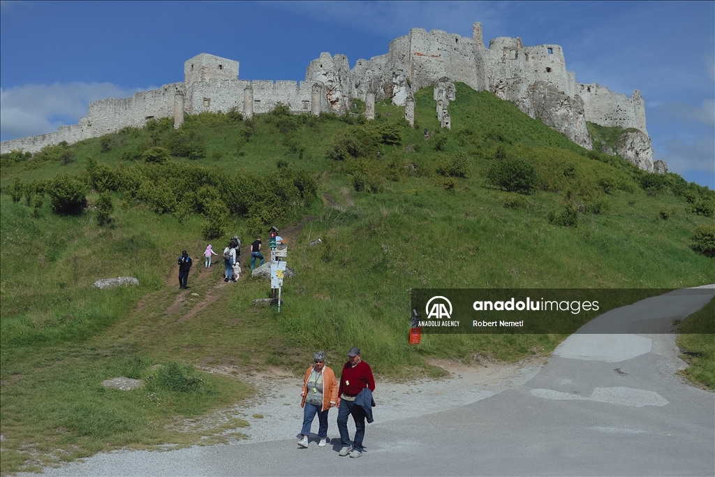 Самый большой замок Словакии - Спишский Град принимает посетителей