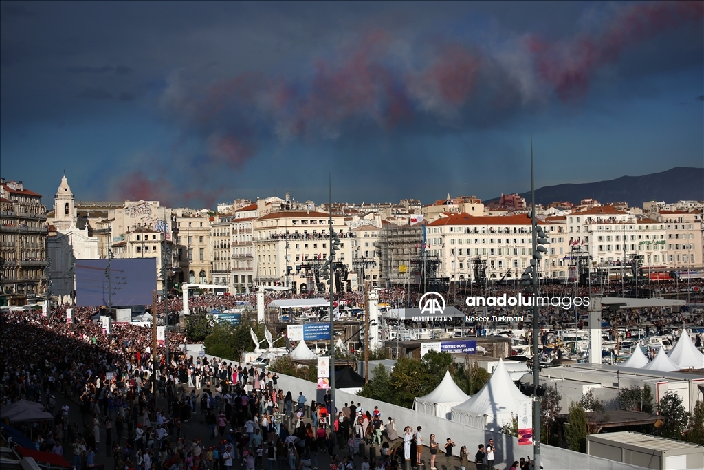 Олимпийский огонь доставили в Марсель