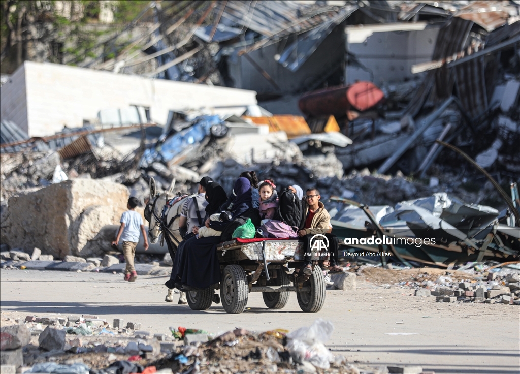 Израильская армия продолжает наносить авиаудары по городу Газа