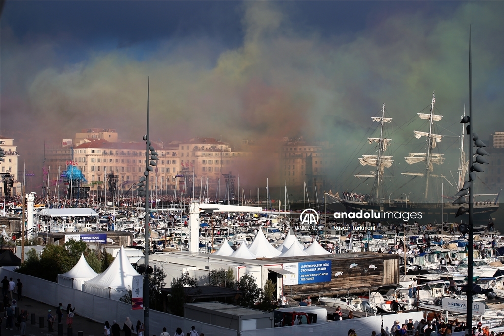 Олимпийский огонь доставили в Марсель