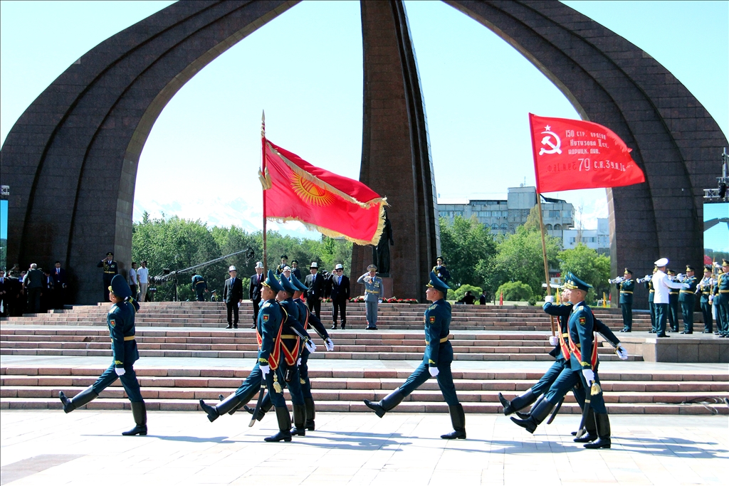 Кыргызстан празднует победу над нацистами во Второй мировой войне