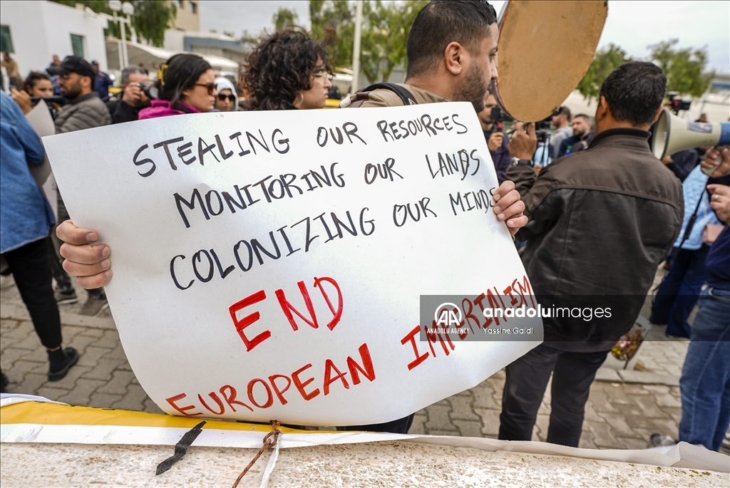 تونس.. وقفة احتجاجية ضد سياسة أوروبا بشأن الهجرة