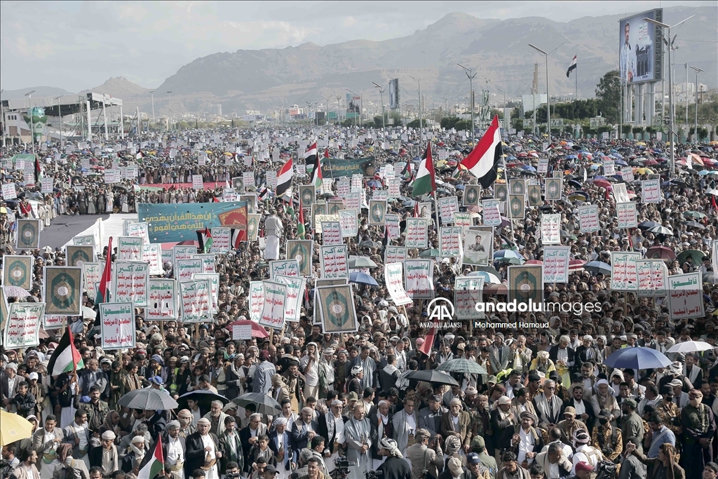 Yemen’de on binlerce kişi Gazze’ye destek gösterisi düzenledi