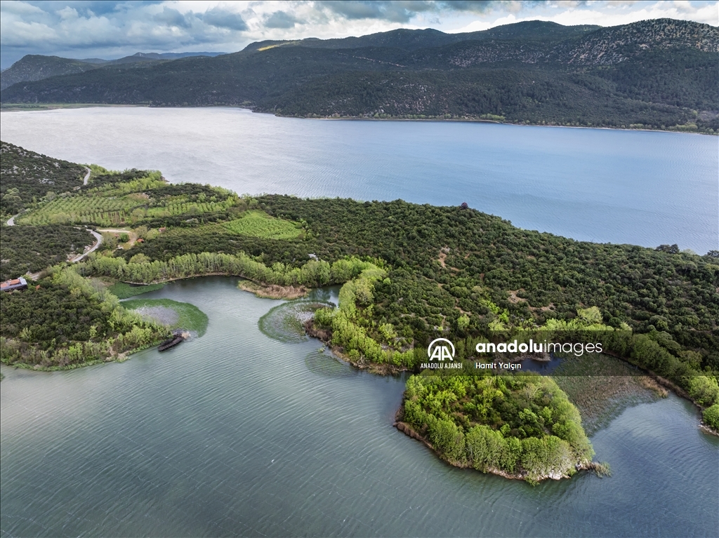 Isparta'da yeşil ve mavinin buluştuğu milli park: Kovada Gölü