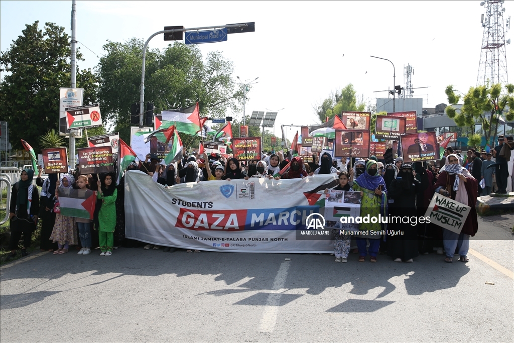 Pakistan'da yüzlerce kişi, İsrail'e destek veren ABD'yi protesto etti