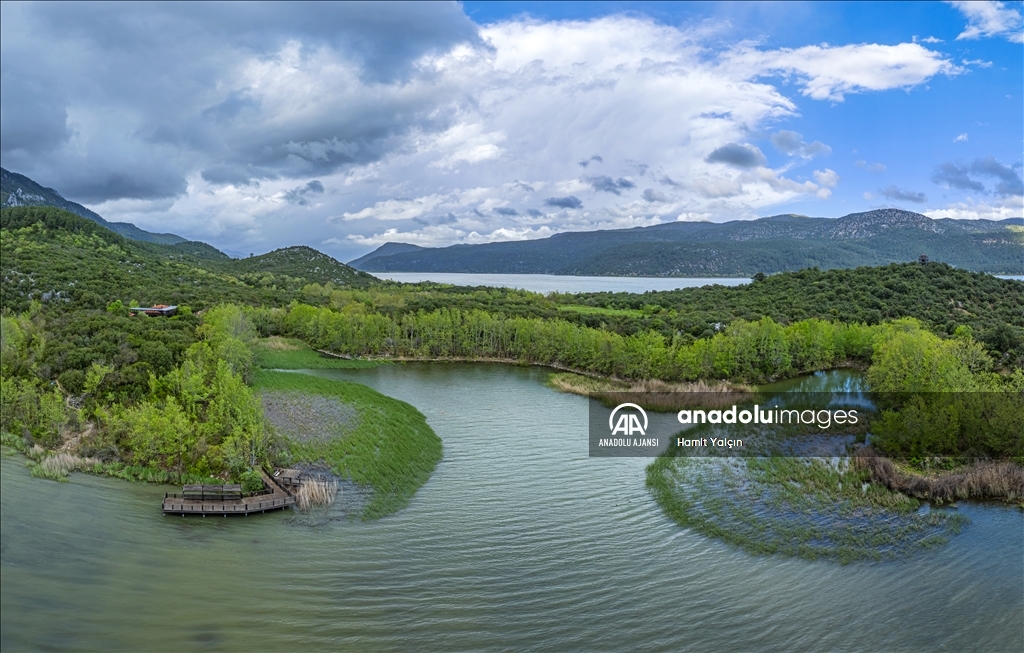 Isparta'da yeşil ve mavinin buluştuğu milli park: Kovada Gölü