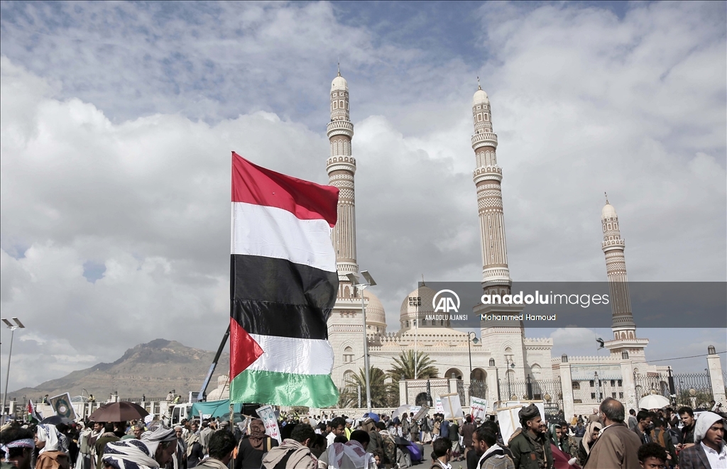 Yemen’de on binlerce kişi Gazze’ye destek gösterisi düzenledi