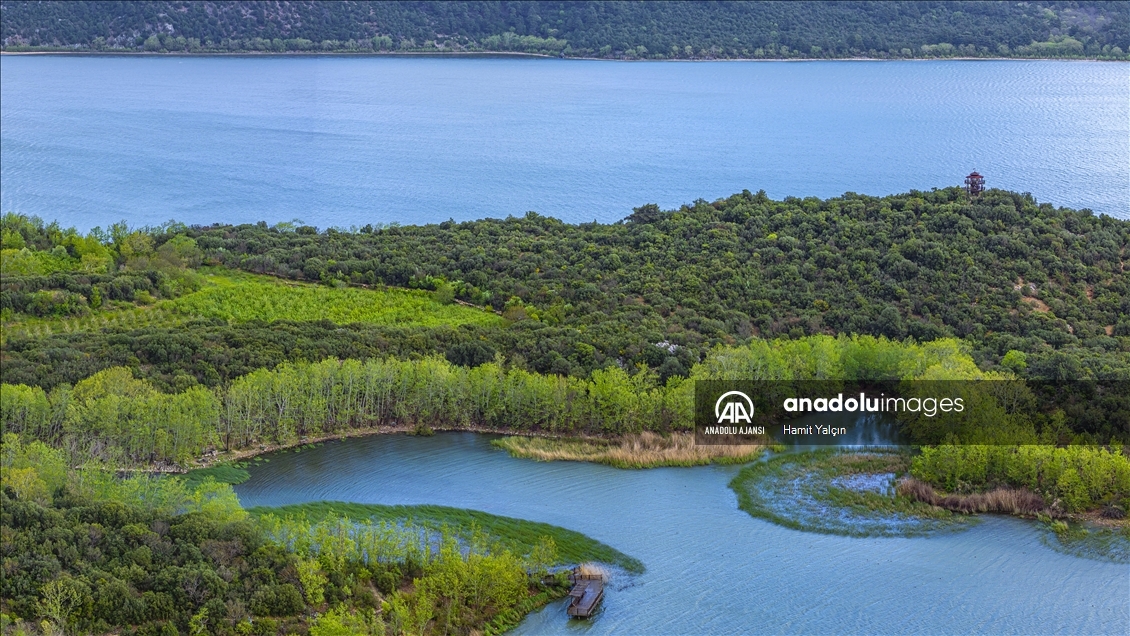Isparta'da yeşil ve mavinin buluştuğu milli park: Kovada Gölü